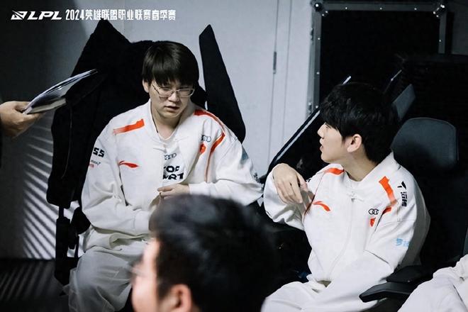 约翰逊却在 约翰逊却在