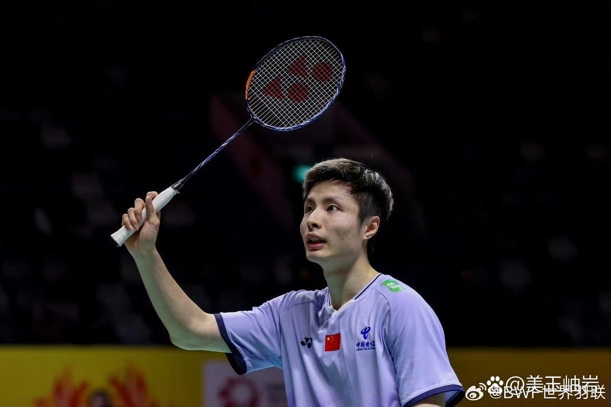 舞台上熠熠 舞台上熠熠